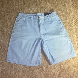 Vineyard Vines men’s Shorts.